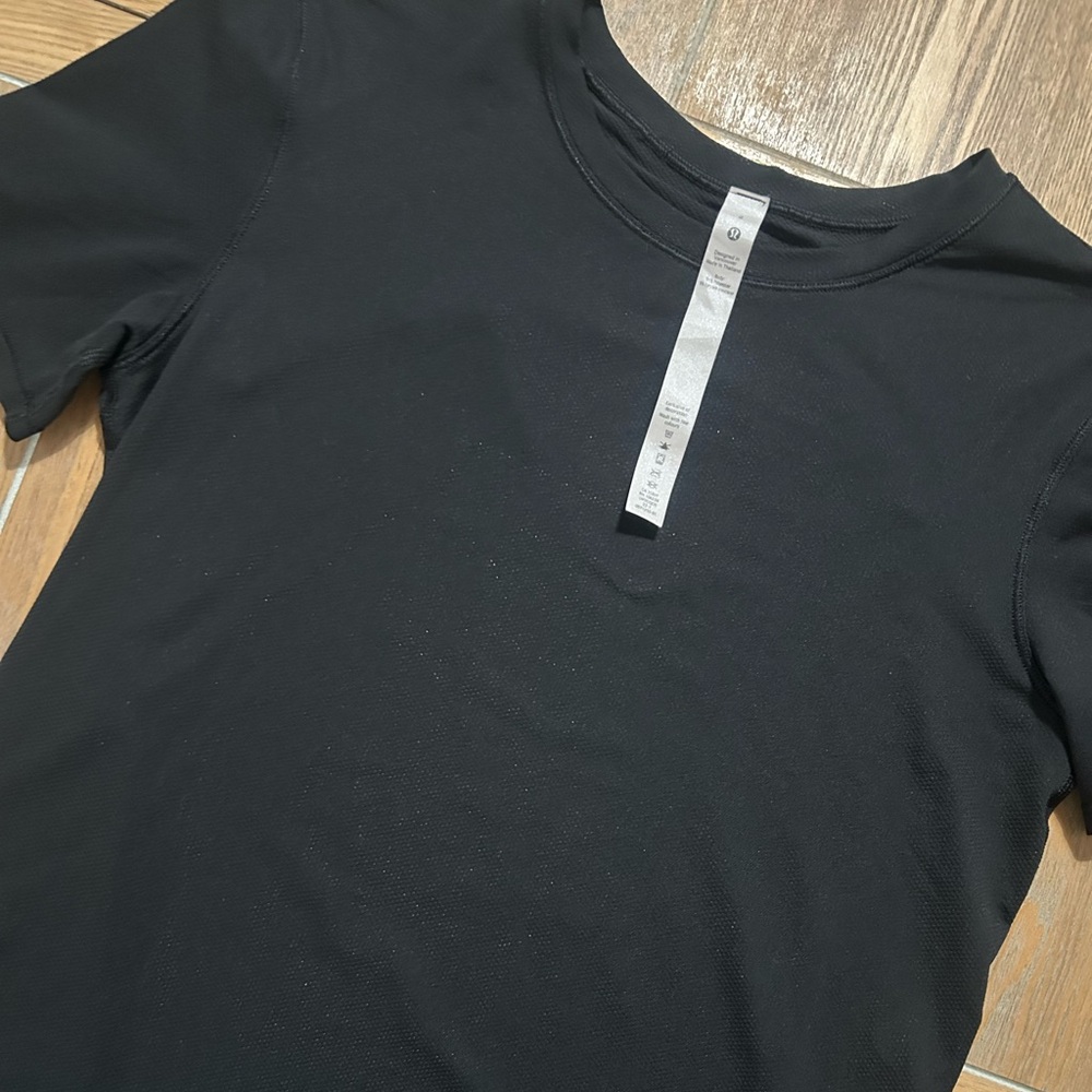 EUC - LuLuLemon High Neck Running and Training Shirt